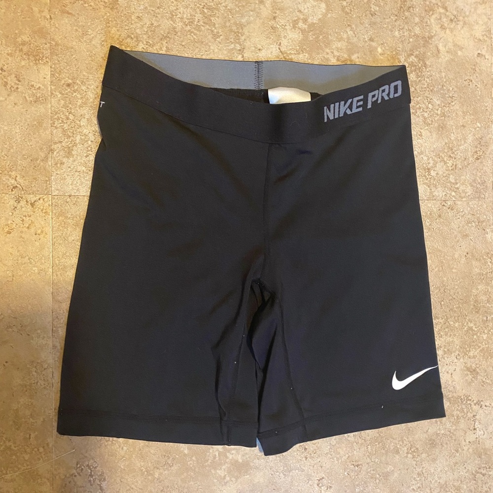 Nike pro size small
